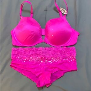 NEW Victoria Secret - Bra and pantry set